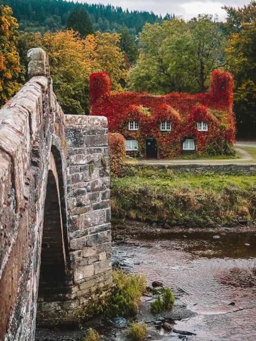 Apothecary Hall - Snowdonia Apartment *